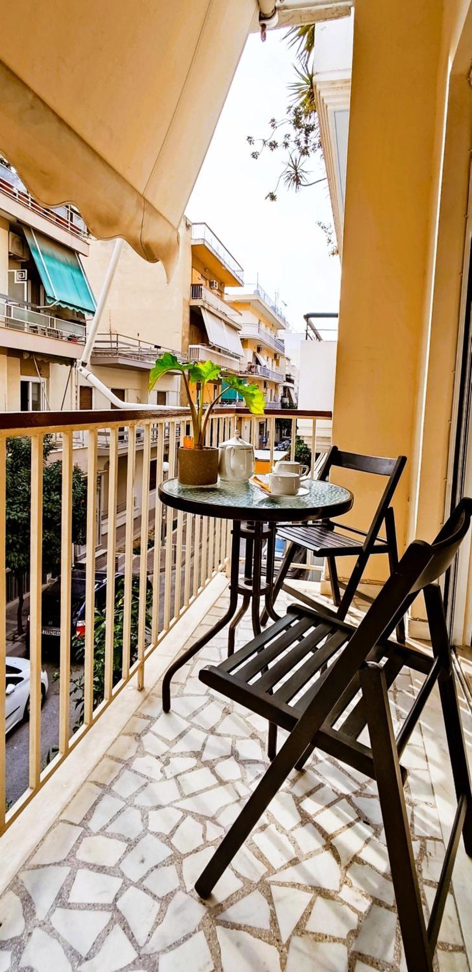 Next To Metro! Bright Apartment With Fully Equipped Kitchen Афіни Екстер'єр фото